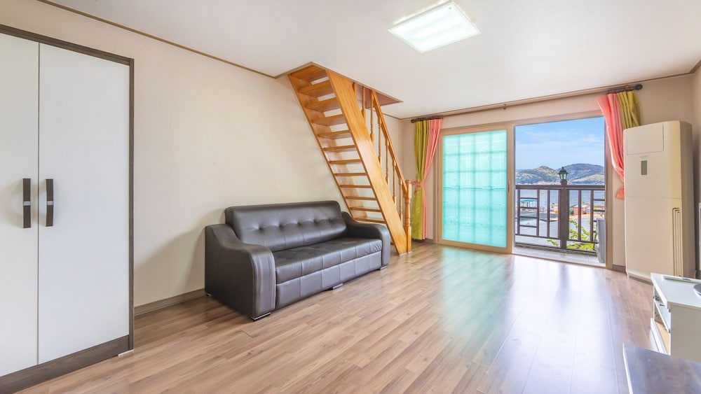 Basic Room, 1 Bedroom (B2)