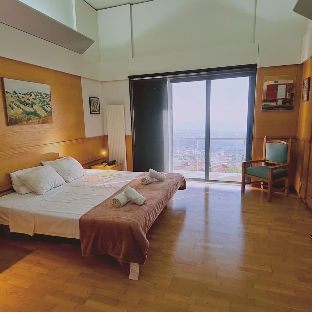 Villa photo 2