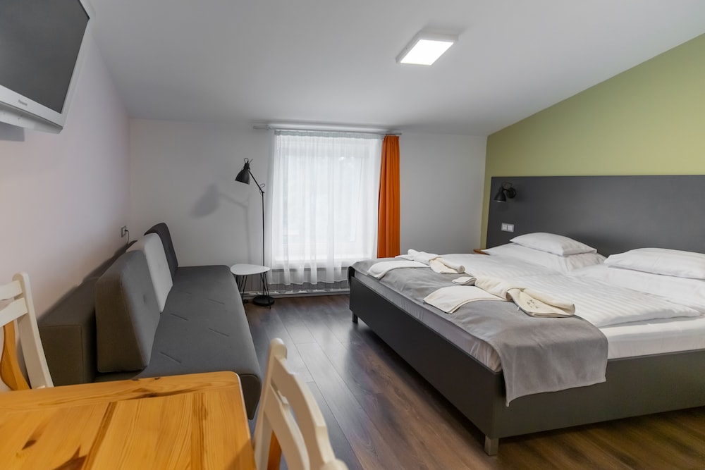 Economy Quadruple Room photo 1