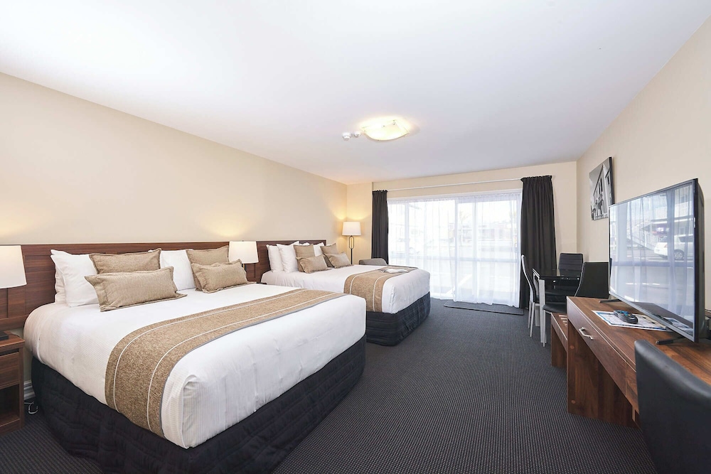Premium Double or Twin Room, 2 Queen Beds, Hot Tub, Ground Floor