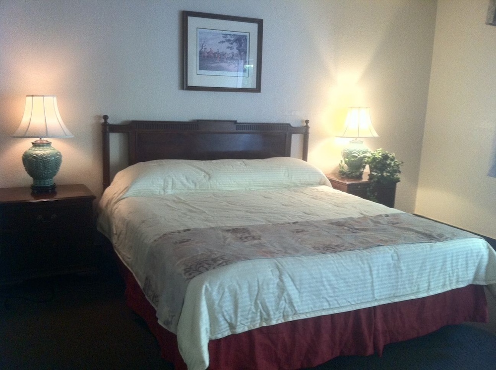 Standard Room, 1 King Bed photo 1