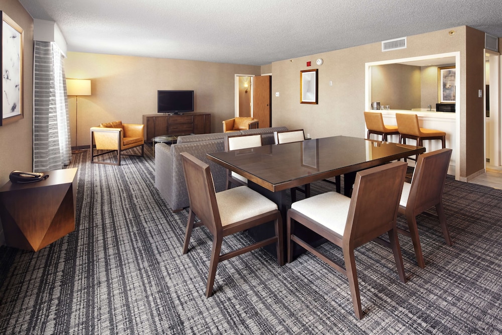 Executive Suite, 1 King Bed, Non Smoking photo 1