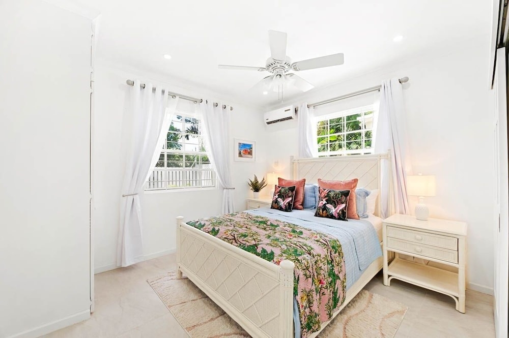 House, 4 Bedrooms photo 2