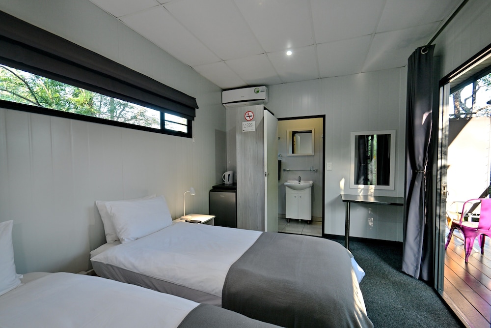 Standard Twin Room photo 2