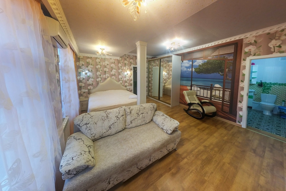 Exclusive Room, 1 King Bed, Private Bathroom photo 1