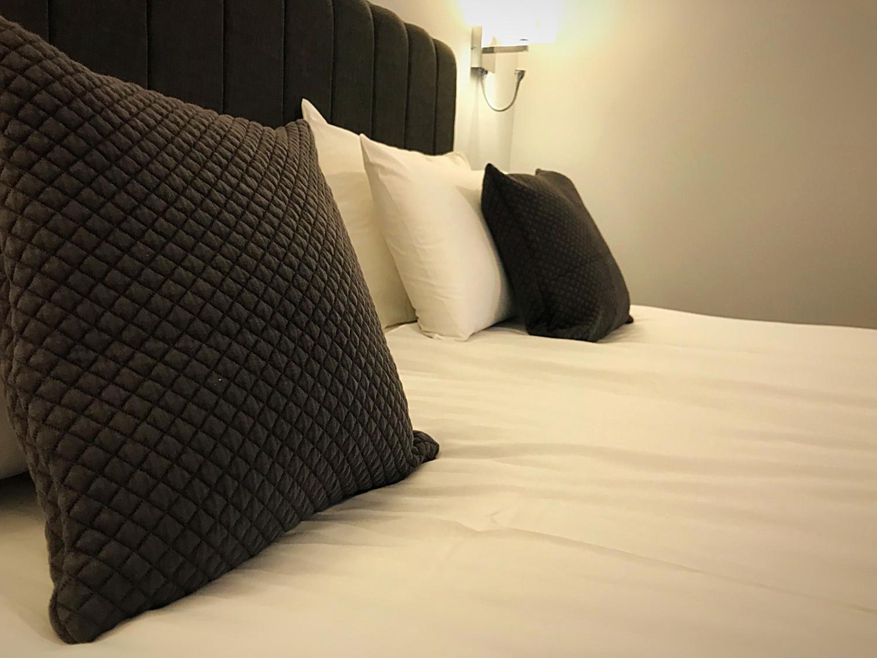 Deluxe King Room photo 3
