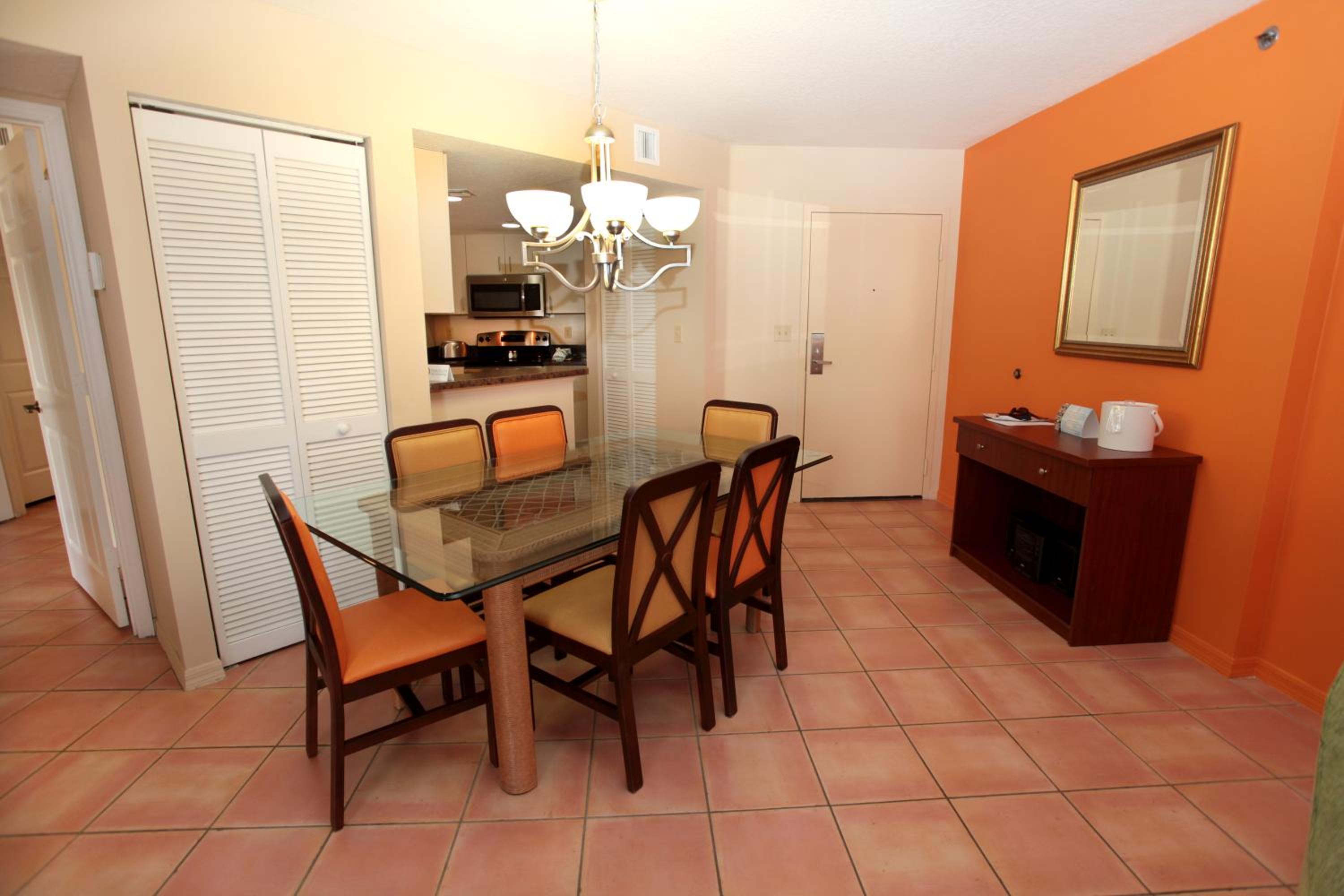 Superior One-Bedroom King Suite - Photo 5