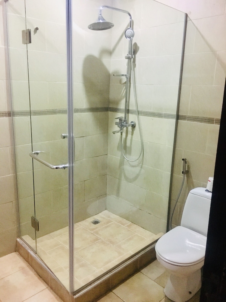 Executive Suite - Photo 5