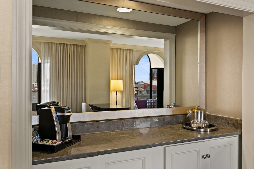 Suite, 1 King Bed, Harbor View - Photo 6