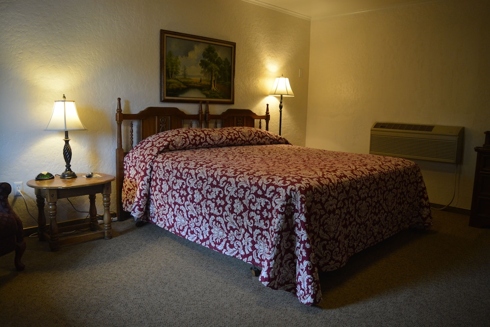 Deluxe Room, 1 King Bed photo 2
