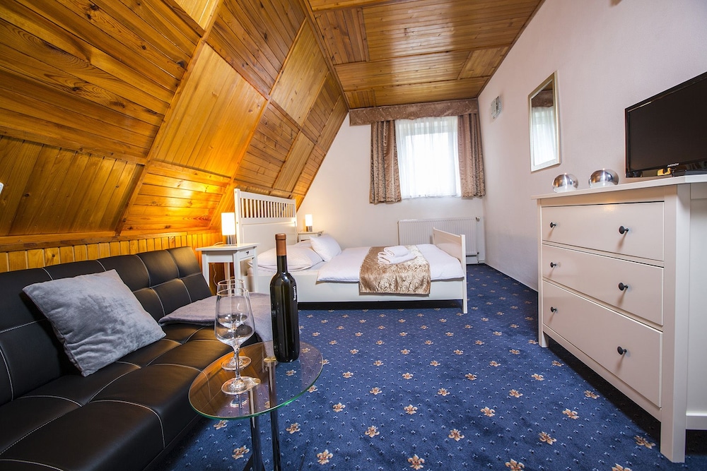 Comfort Double Room, 1 Bedroom (With Extra Bed) photo 2