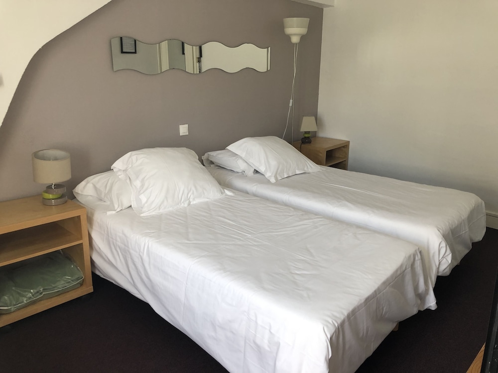 Twin Room, Shared Bathroom photo 1