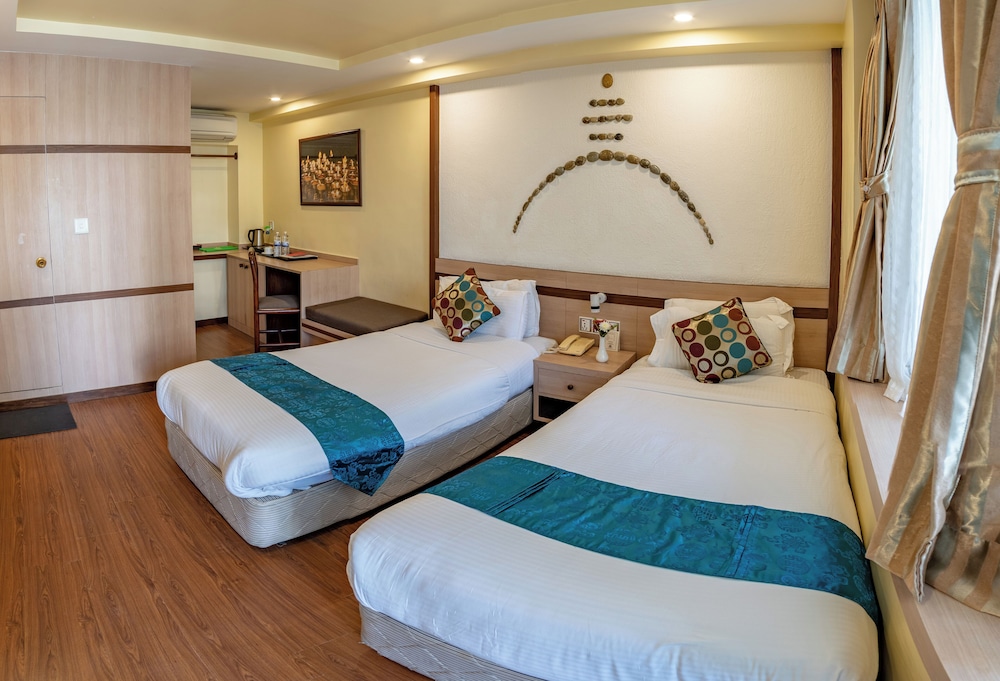 Standard Twin or Double Room with A/C - Photo 2