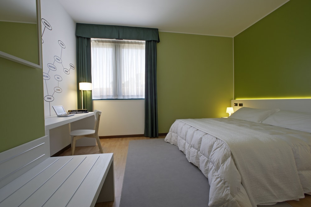 Basic Double Room, Non Smoking - Photo 1