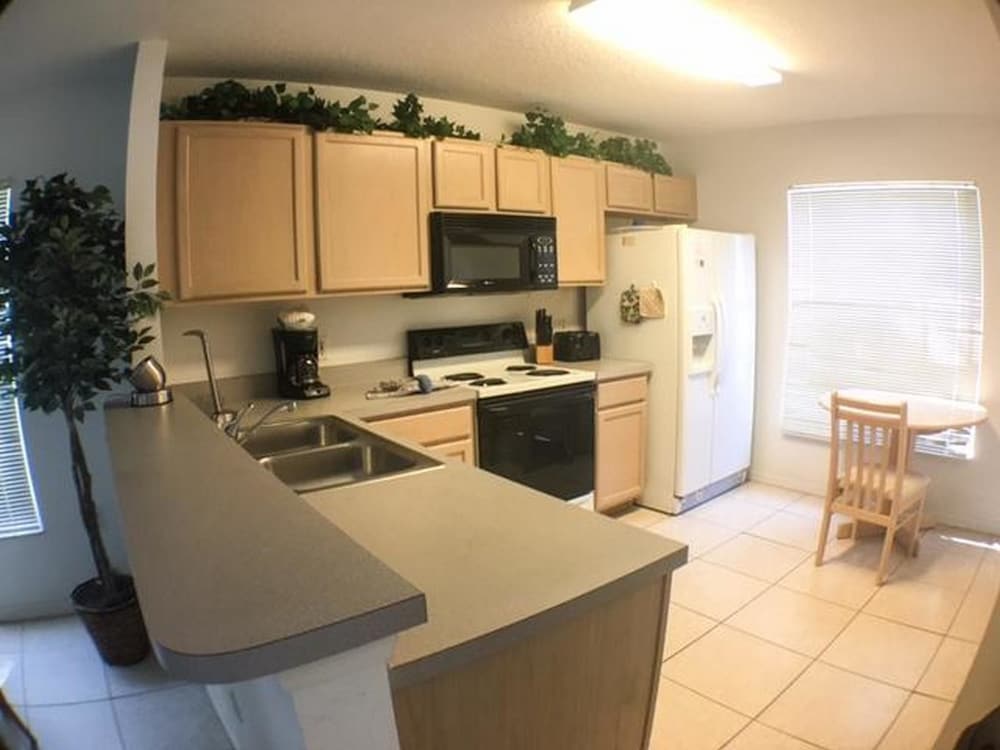 Apartment photo 2