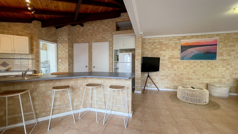 Standard Apartment, 2 Bedrooms, Non Smoking, Kitchen (Unit 3 - 7) photo 2