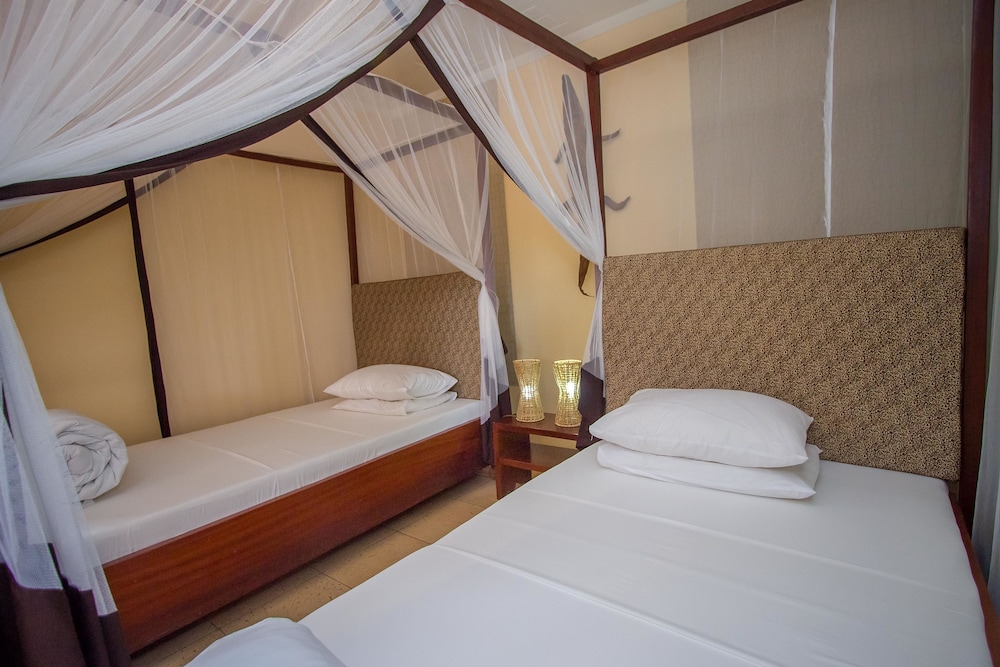 Deluxe Twin Room, Pool View