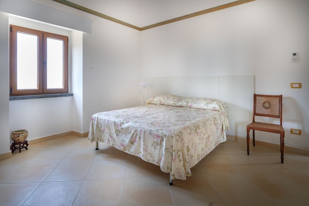 Apartment, 2 Bedrooms, Patio, Valley View