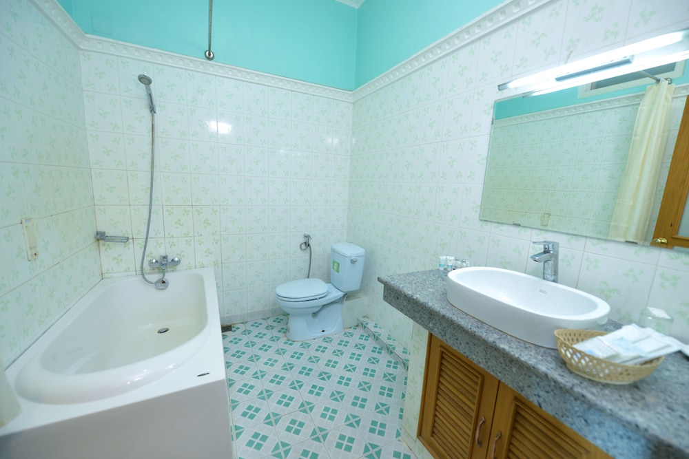 Deluxe Twin Room photo 3