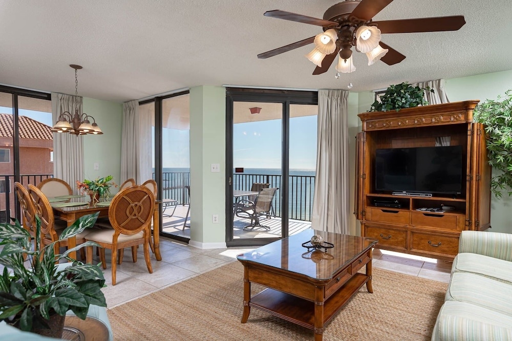 Condo, 3 Bedrooms