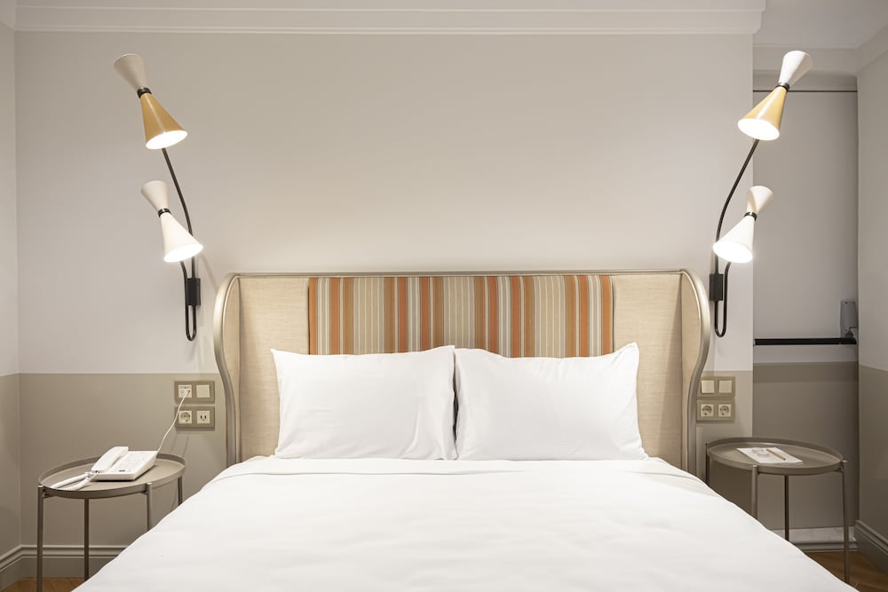 Junior Suite with Balcony and Sea View photo 2