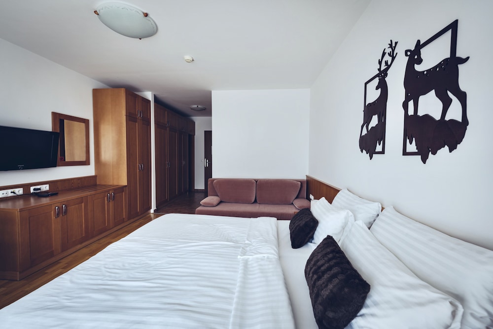 Deluxe Double Room, Balcony - Photo 3
