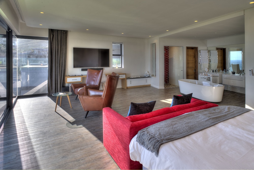 Sea Star Rocks Suite photo 2