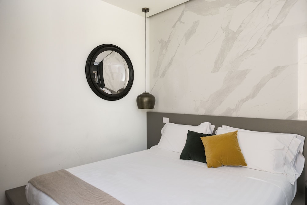 Deluxe Room - Photo 4
