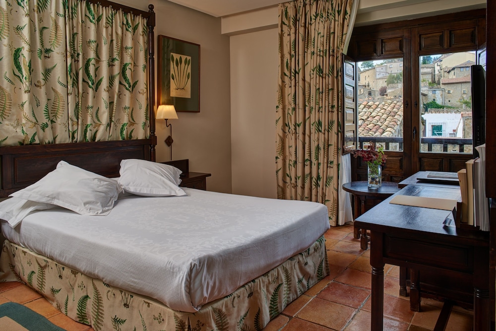 Standard Twin Room (2 adults + 1 child) photo 3