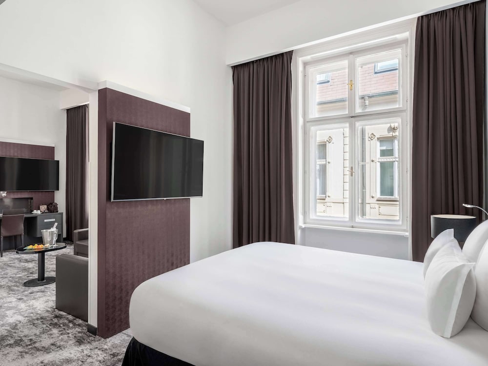 Junior Suite, 1 Double Bed (and sofa)