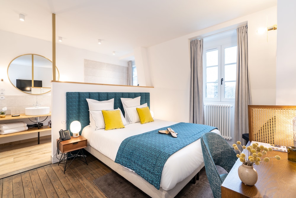 Chambre Double Classique (Teeny Room) Chambre Double Classique (Teeny Room)