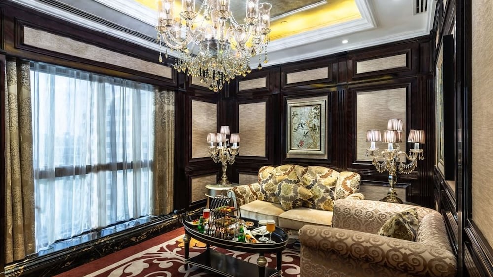 Royal Suite - Photo 1