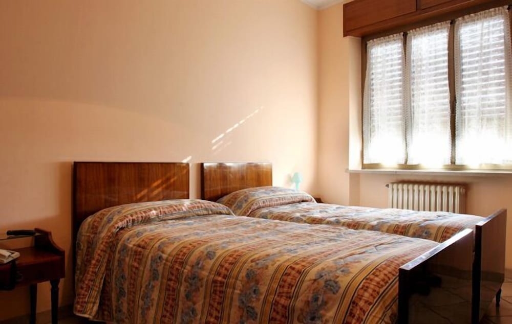 Double or Twin Room, Shared Bathroom