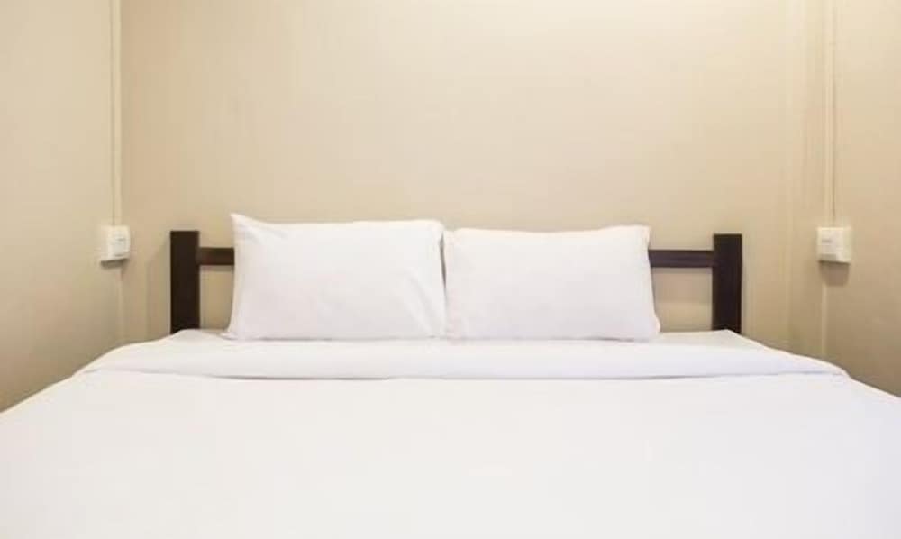 Basic Double Room, 1 King Bed photo 1