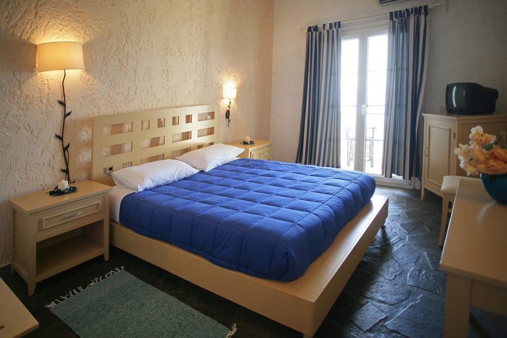 Double or Twin Room, Sea View photo 3