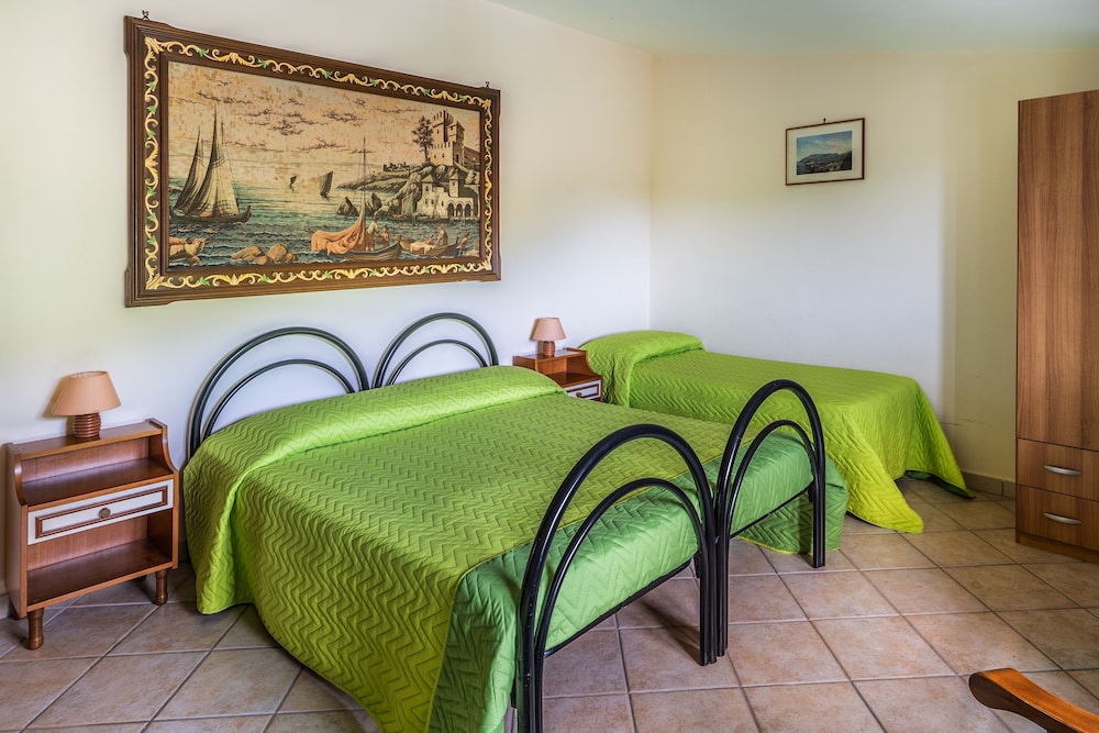 Classic Double Room (Green)