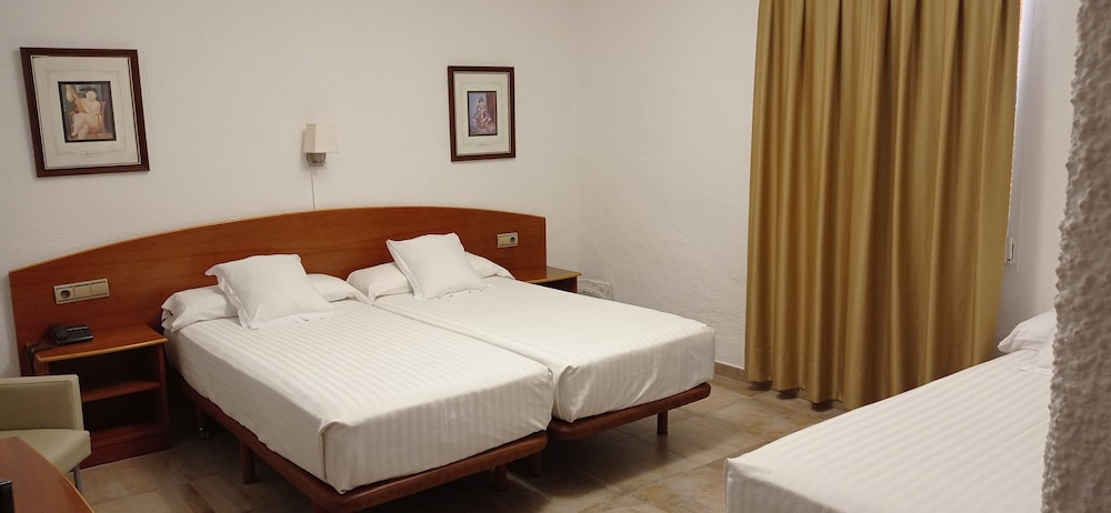 Double Room - Photo 2