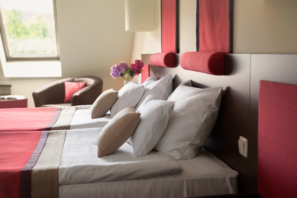 Standard Double or Twin Room - Photo 5
