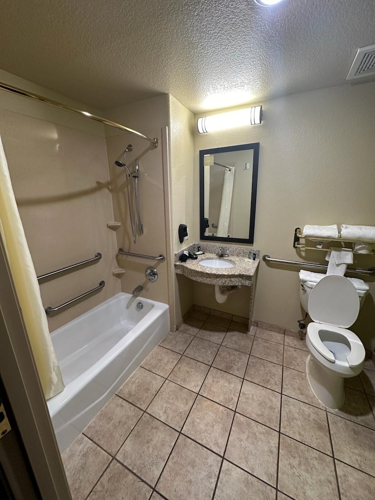 Suite, 1 King Bed with Sofa bed, Accessible, Non Smoking - Photo 4