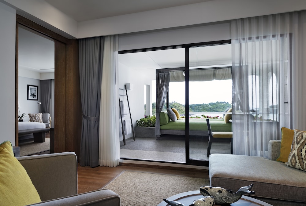 Royal Ocean View Suite photo 3