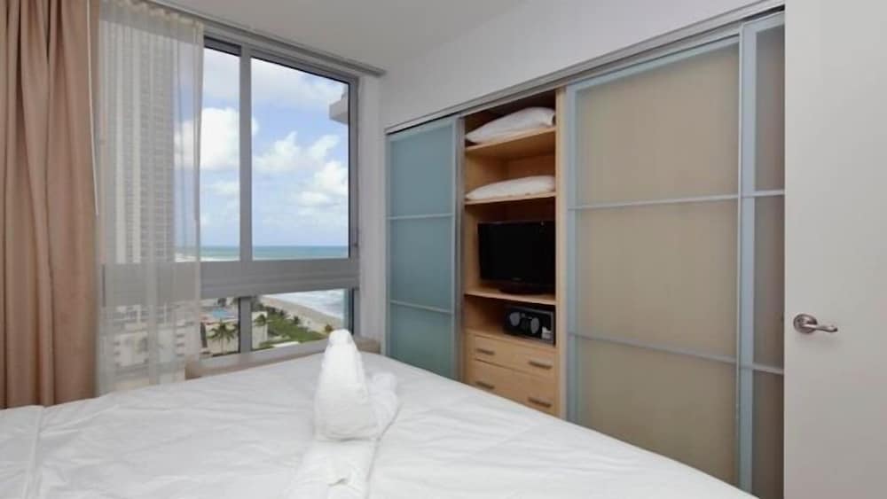 Luxury Condo, 1 Bedroom, Ocean View, Beachfront photo 3