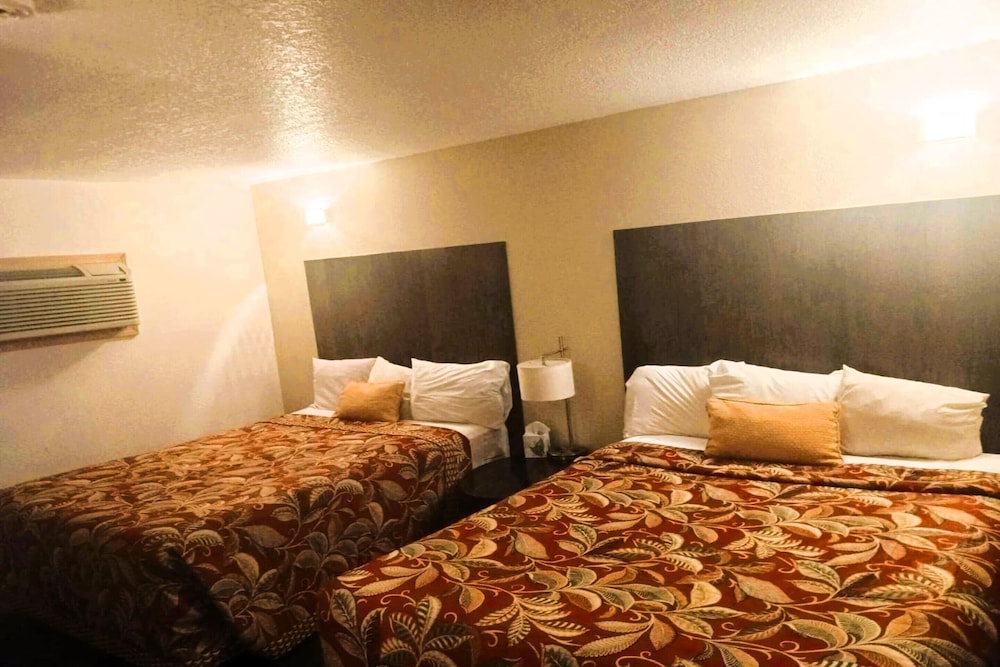 Room, 2 Queen Beds photo 1