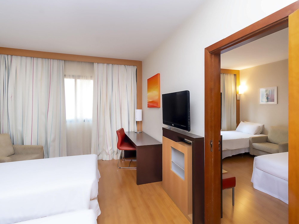 Superior Room, 3 Twin Beds photo 1