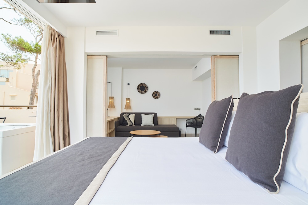 Junior Suite Collection (2 Adults + 1 Child) photo 2