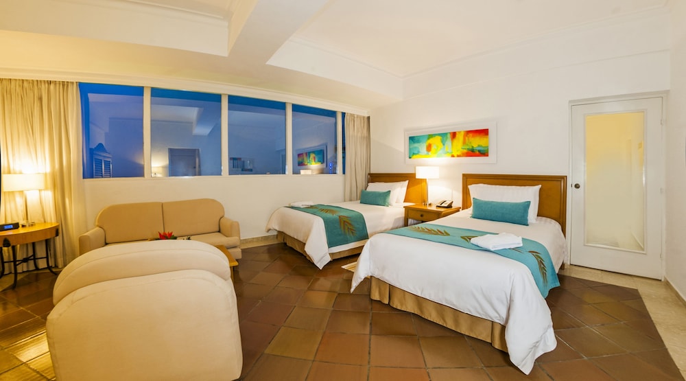 Junior Studio Suite, Multiple Beds, Ocean View - Photo 6