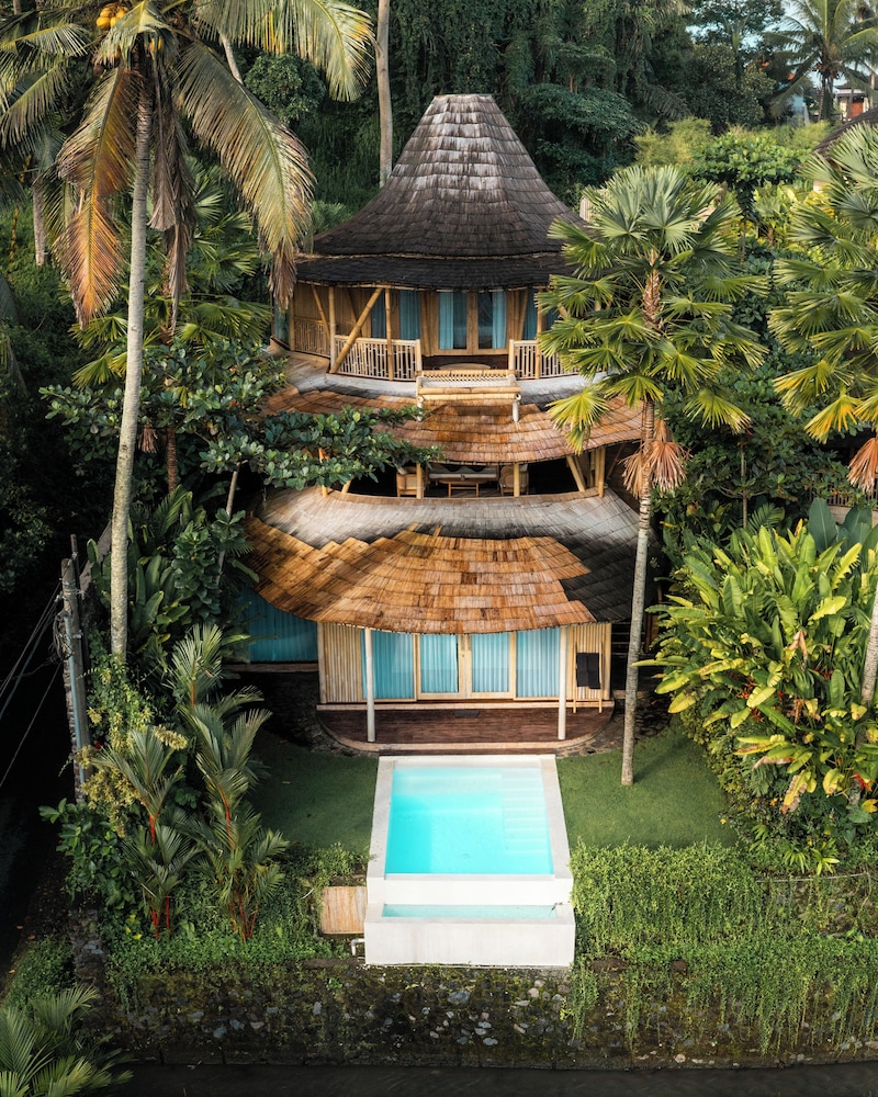 Enam Villa photo 1