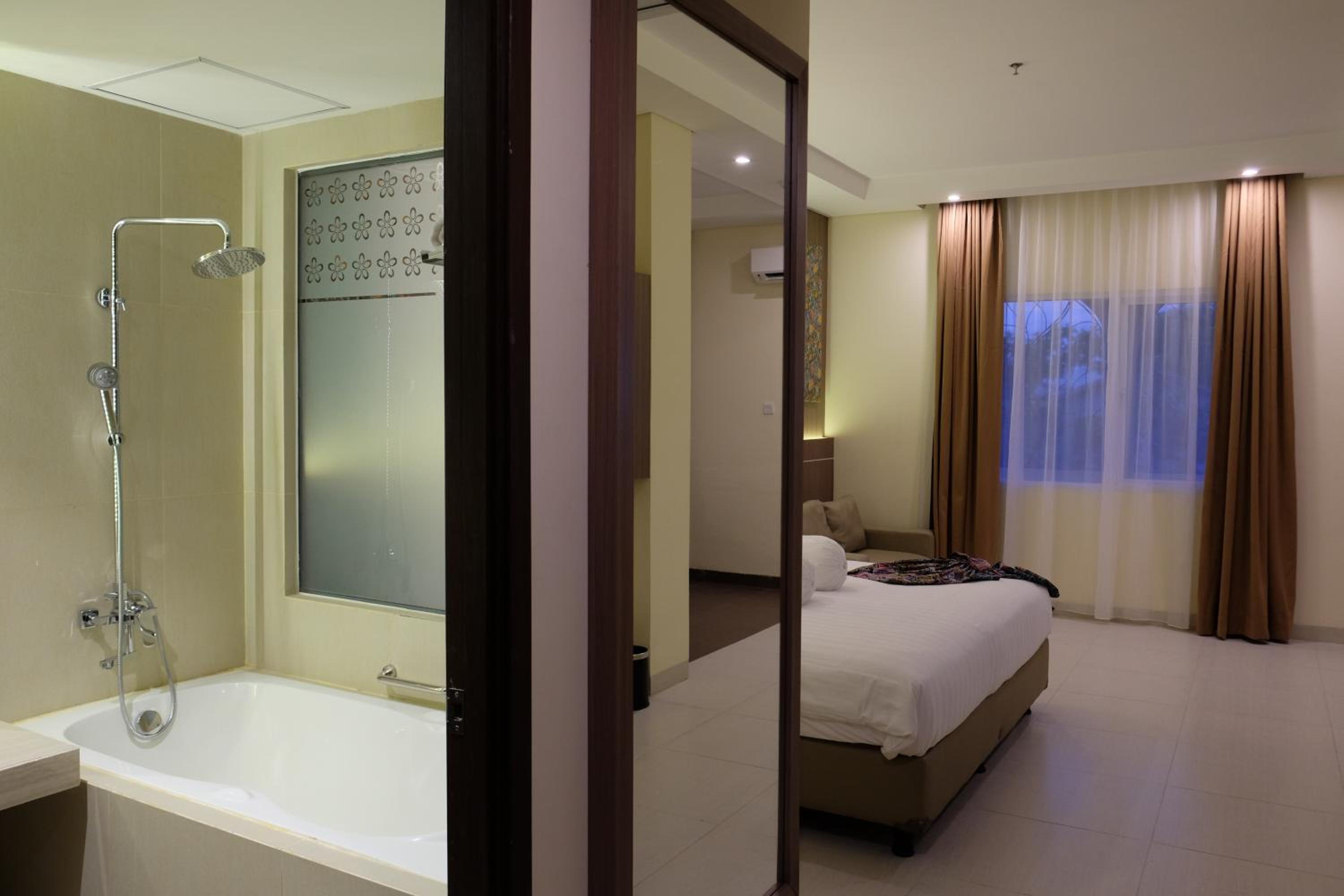 Indiana Suite with Balcony photo 1