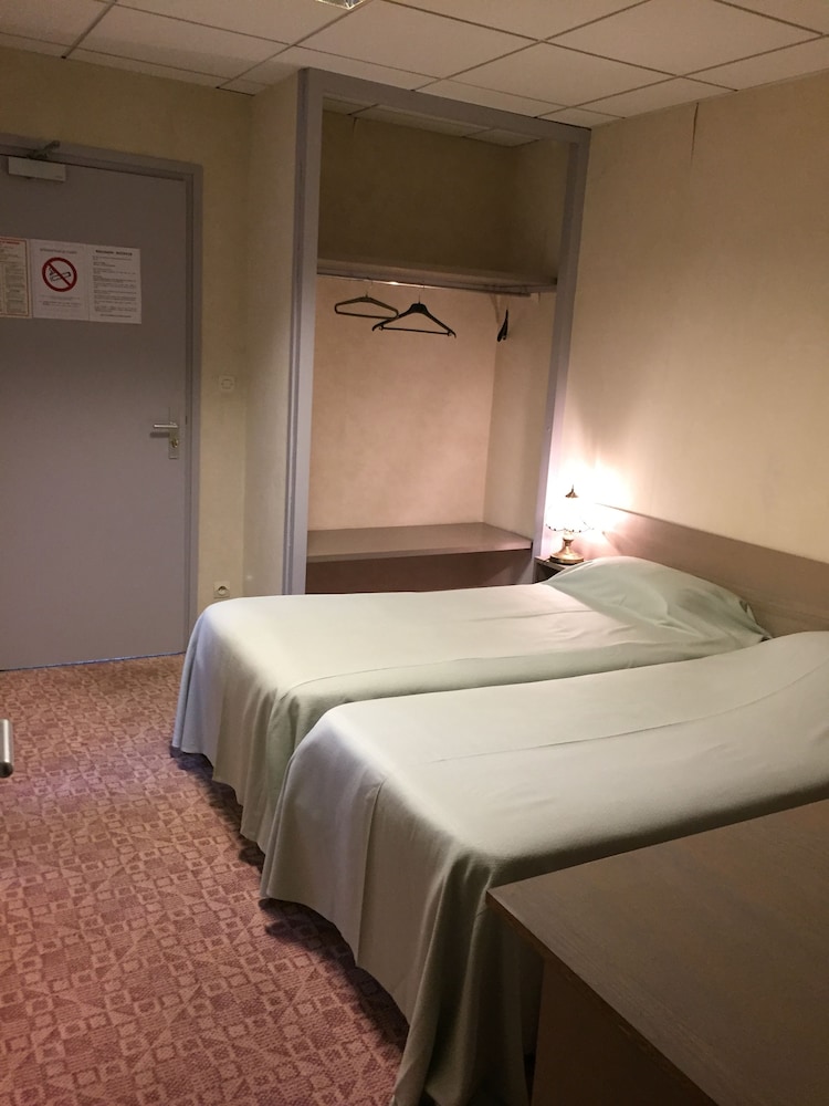 Classic Twin Room - Photo 3