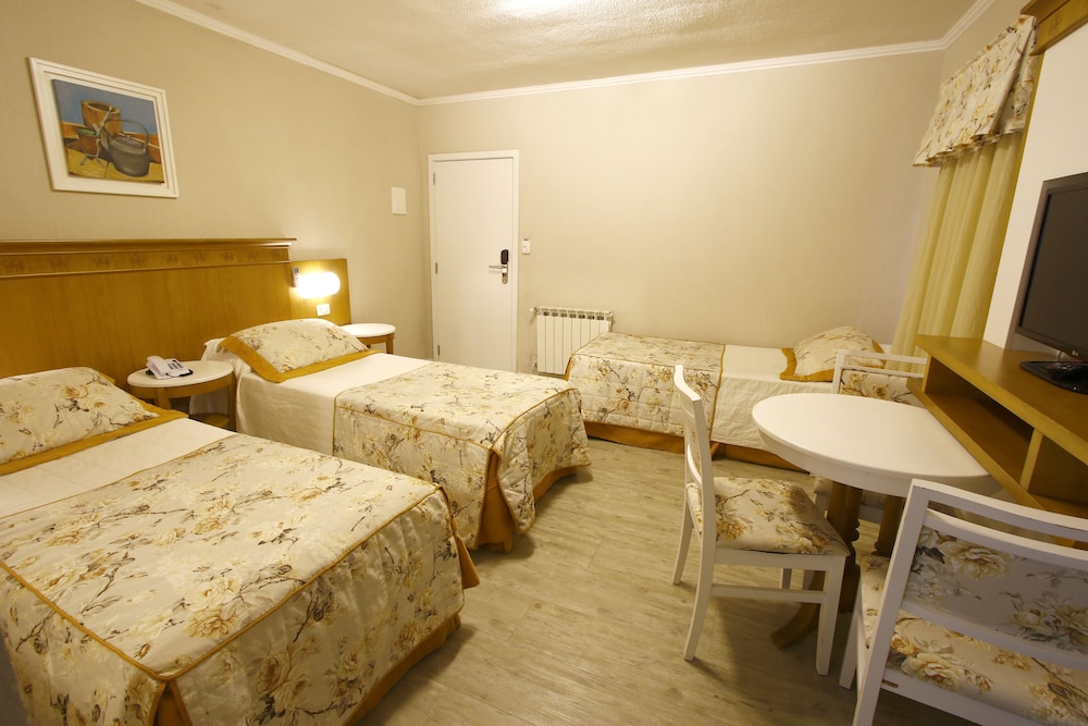 Deluxe Triple Room, 3 Twin Beds photo 3