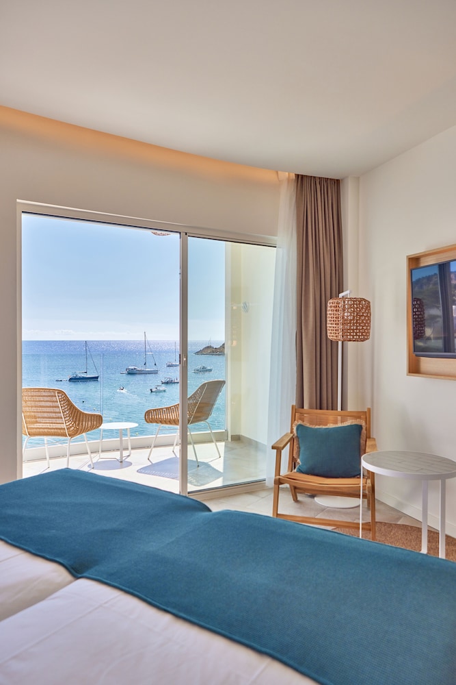 Double Room, Balcony, Sea View photo 3